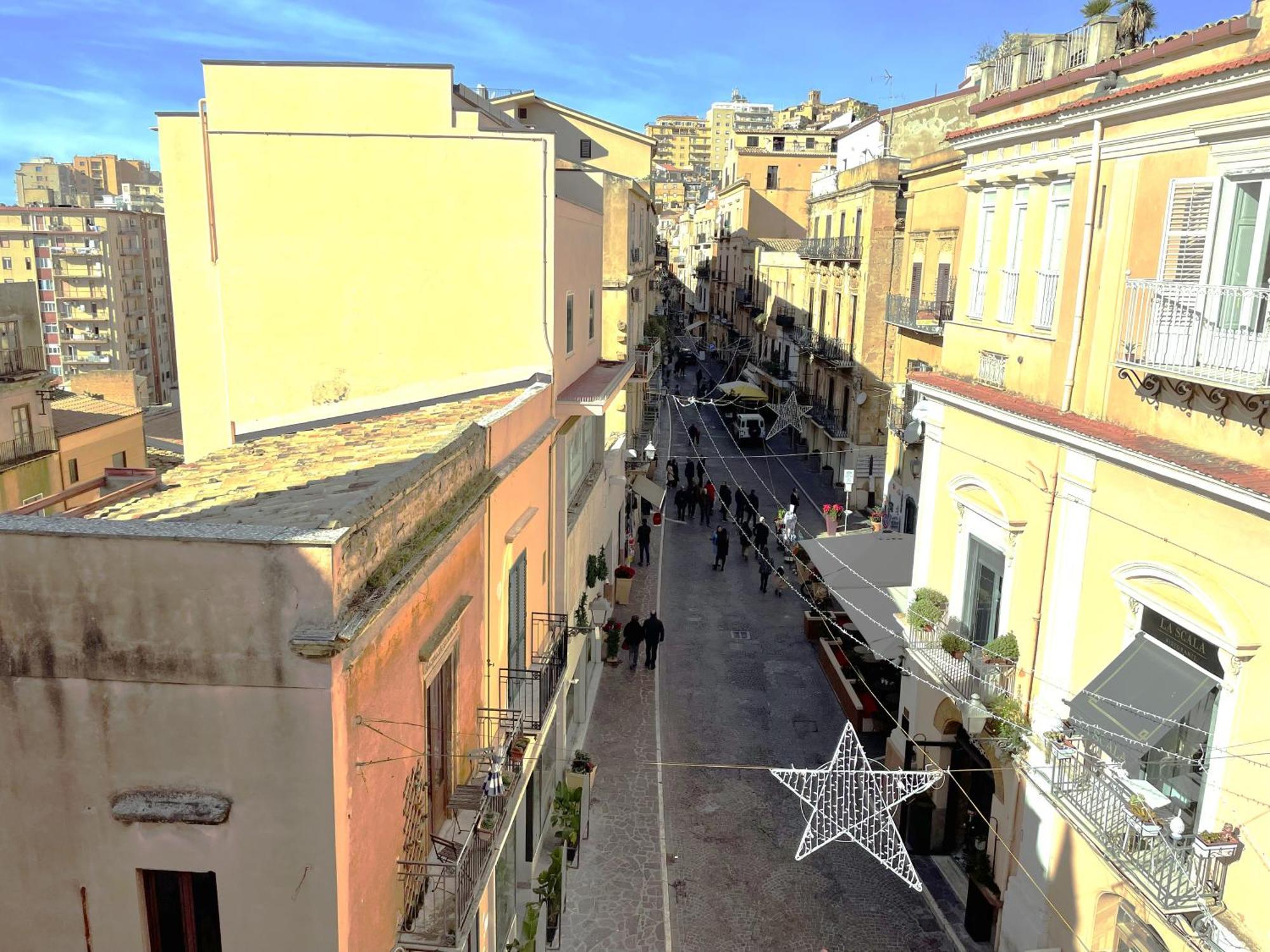 2 Apartments - Akragas Home 1 & 2 On Via Atenea City Center With View Agrigento Exterior photo